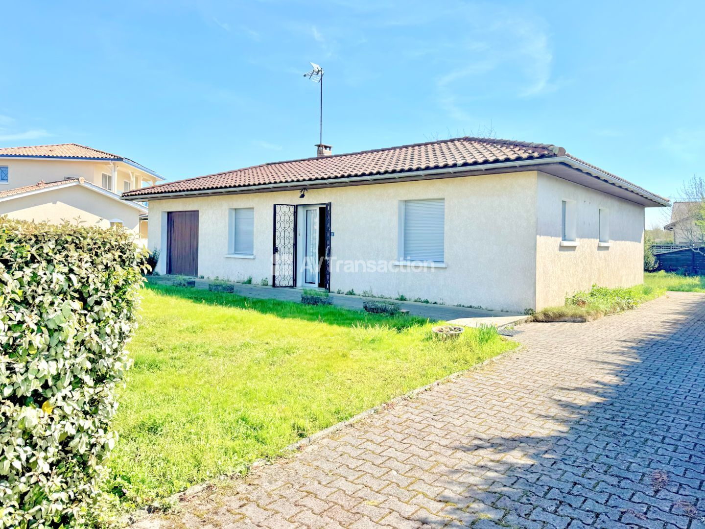 Maison plain pieds + dépendance 1000m2