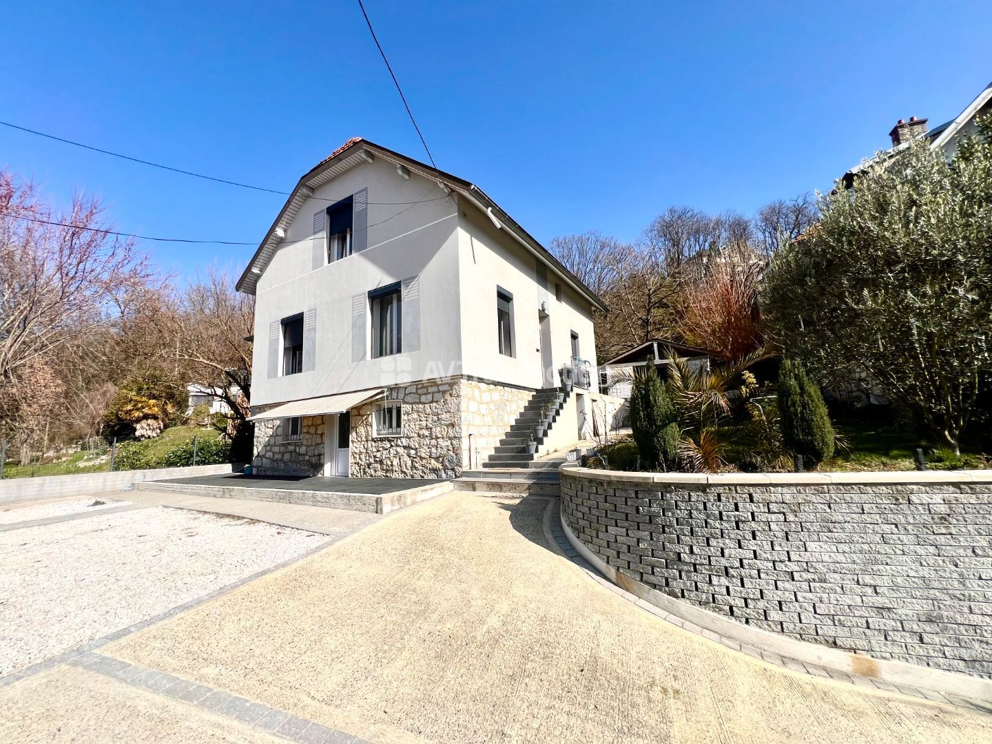 Maison individuelle à vendre  - 10 pièce(s) - 190m2 - Chambéry (73000)