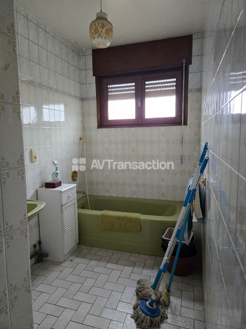 Maison à vendre  - 12 pièce(s) - 242m2 - Gray (70100)