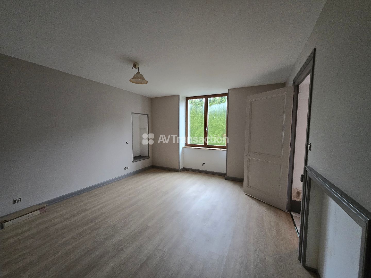 Maison à vendre  - 12 pièce(s) - 242m2 - Gray (70100)