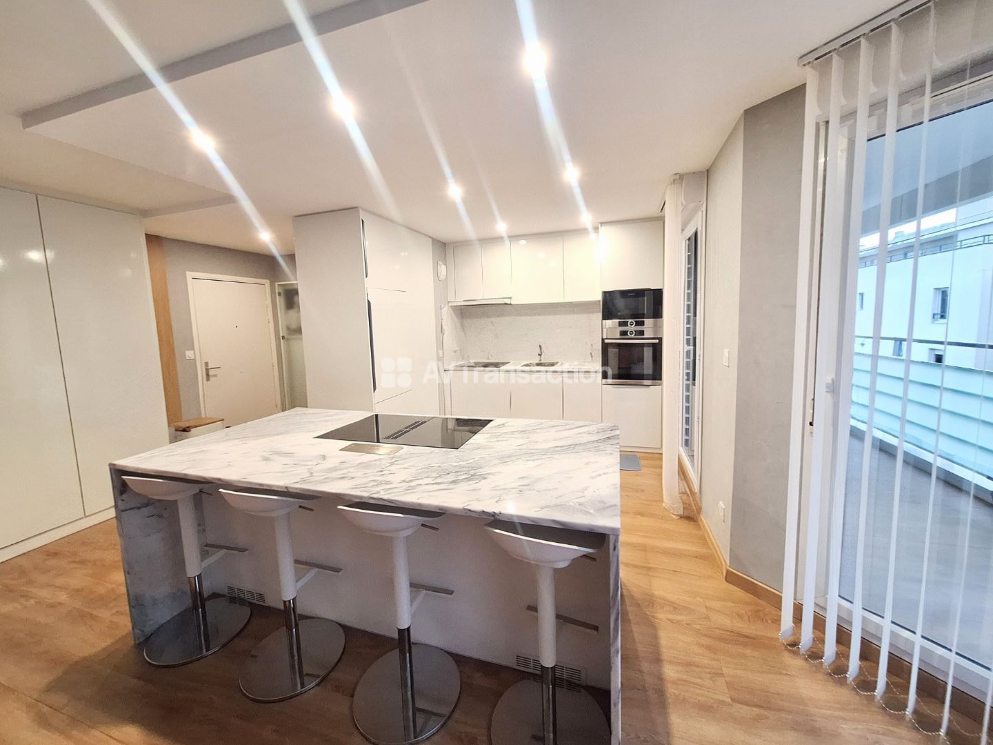 TRES BEAU T2 DE 53m²-Meublé -Climatisé - Balcon -GARAGE INCLUS