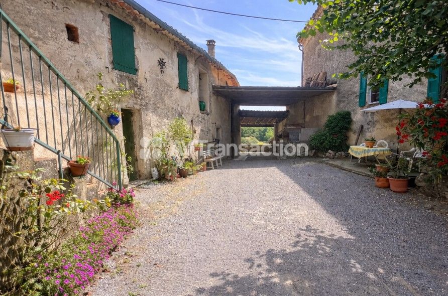 Maison de village à vendre  - 14 pièce(s) - 275m2 - Colognac (30460)