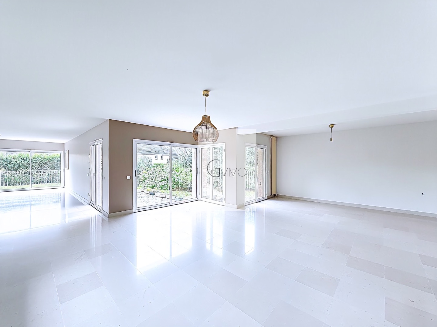 Maison d’exception avec jardin arboré aux portes de Paris