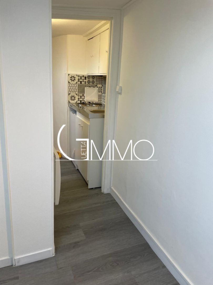 Appartement à vendre  - 1 pièce(s) - 7.18m2 - Paris (75009)