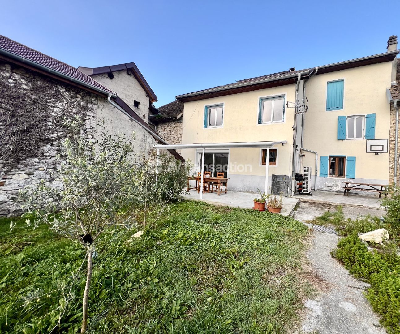 Maison de village à vendre  - 6 pièce(s) - 150m2 - Peyrieu (01300)