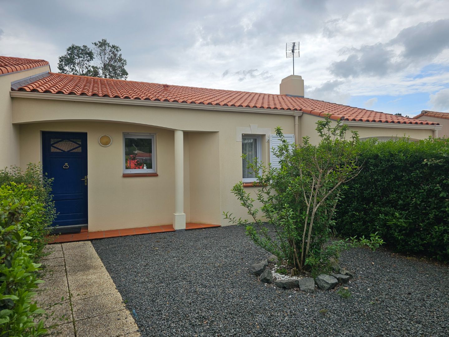 Maison 3 pièces 69 m² + jardin 457m²,1997, proximité commodités