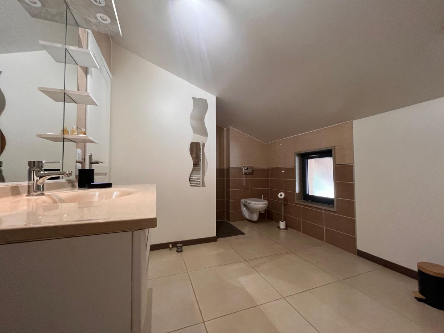 Maison à vendre  - 8 pièce(s) - 253m2 - Châtillon-sur-chalaronne (01400)