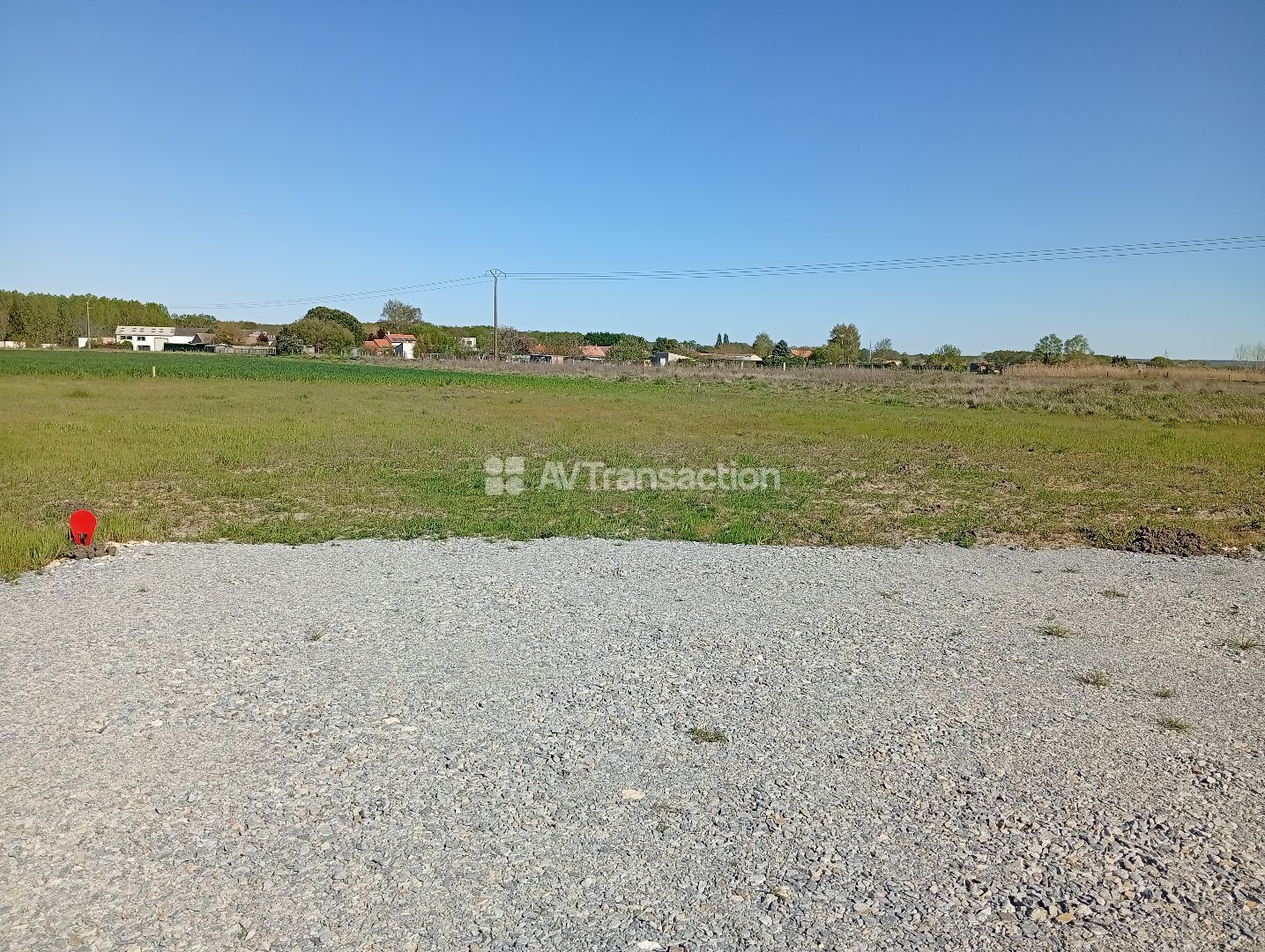 Terrain constructible à vendre  - 827m2 - Lencloitre (86140)