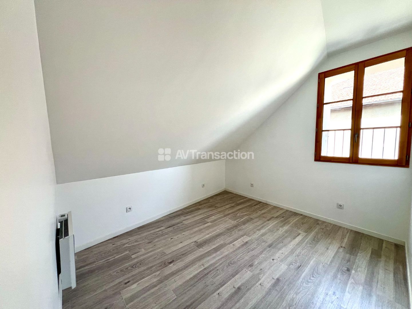Appartement rénové à vendre  - 4 pièce(s) - 70.46m2 - Belley (01300)