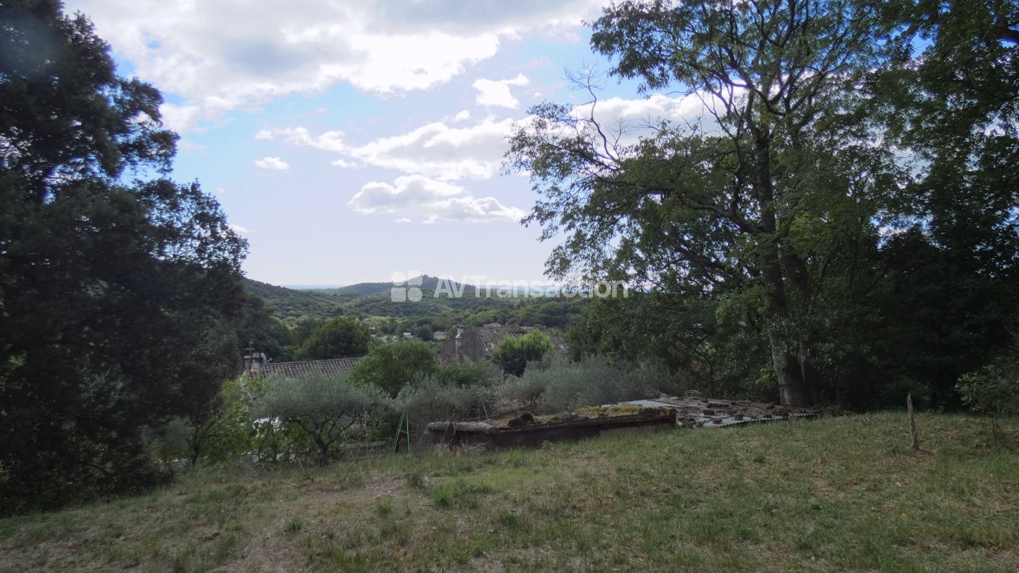 Terrain constructible 1225 m²