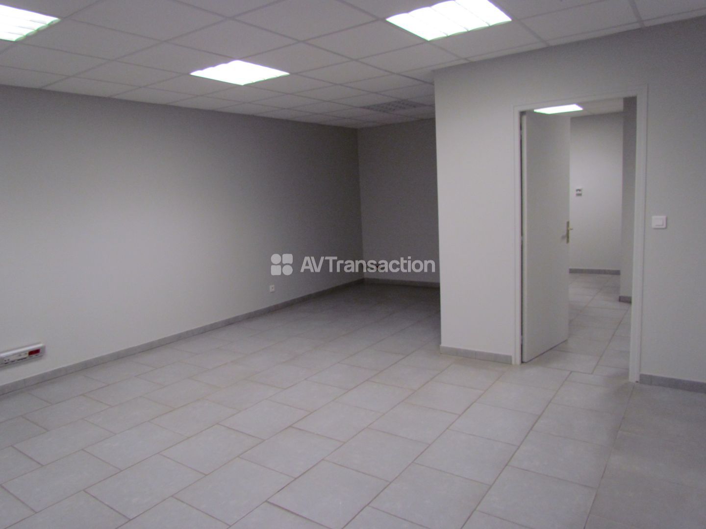 Entrepots et Bureaux à vendre  - 6 pièce(s) - 290m2 - Bar-le-duc (55000)