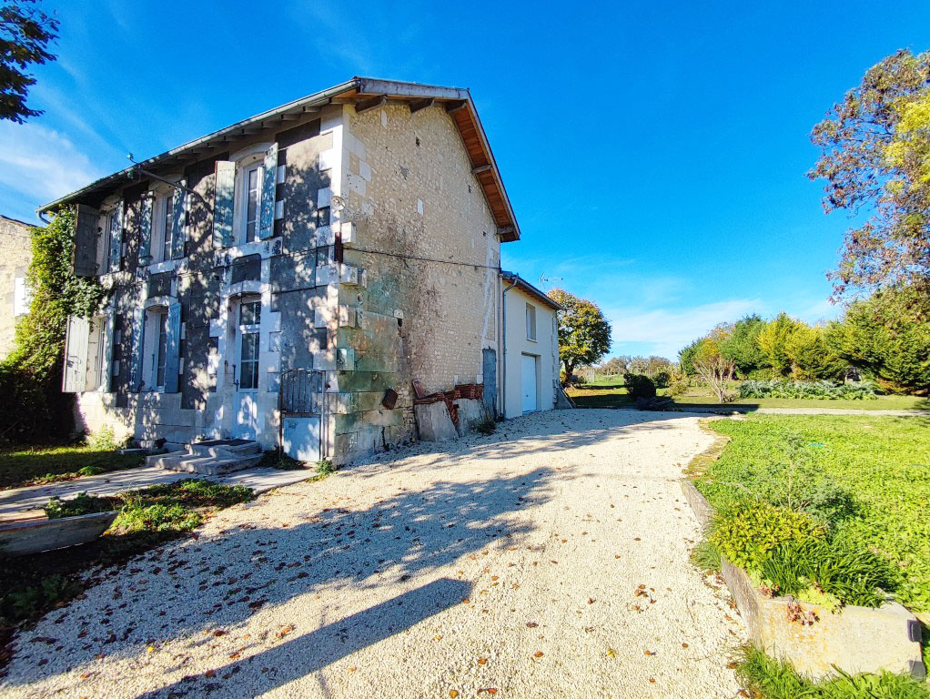 Maison à vendre  - 5 pièce(s) - 153m2 - La Jard (17460)