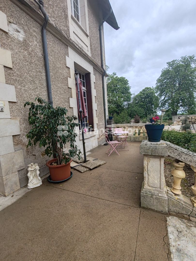 Maison à vendre  - 11 pièce(s) - 400m2 - Arcomps (18200)