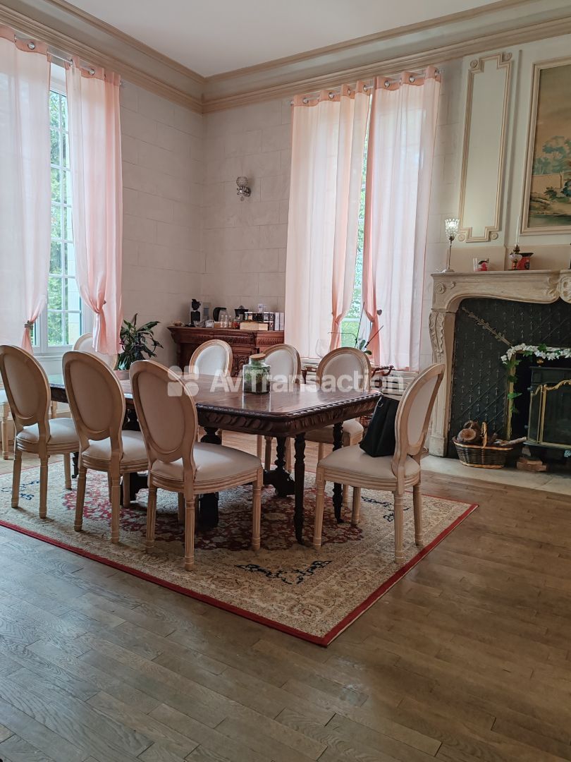 Maison à vendre  - 11 pièce(s) - 400m2 - Arcomps (18200)