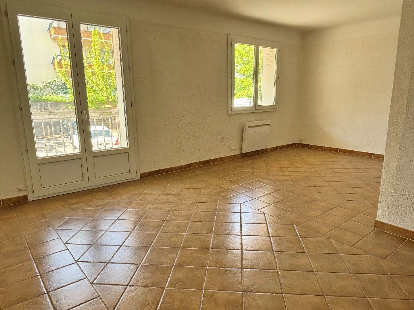 Appartement à vendre  - 2 pièce(s) - 56m2 - Saint-raphaël (83700)