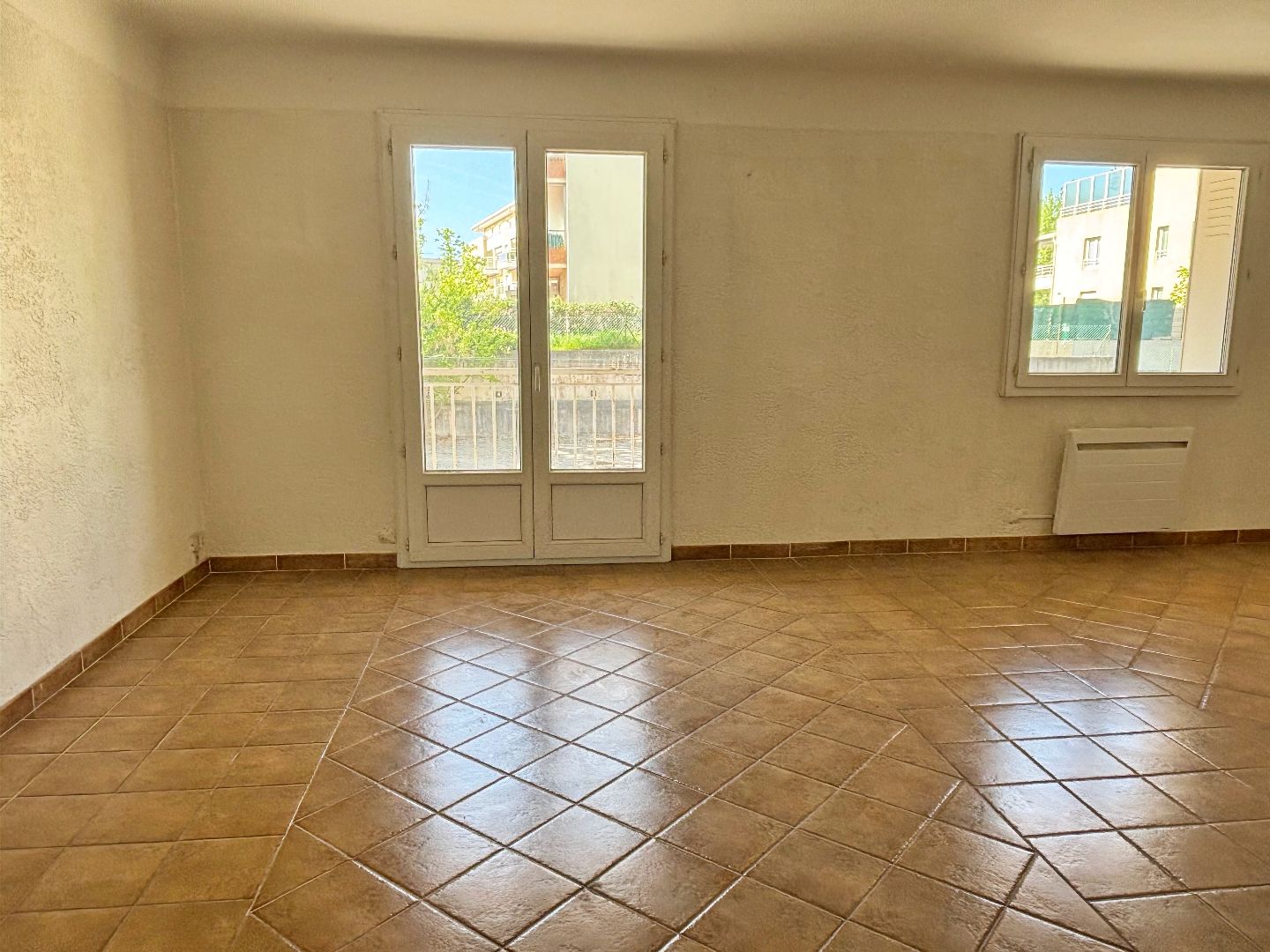 Appartement à vendre  - 2 pièce(s) - 56m2 - Saint-raphaël (83700)