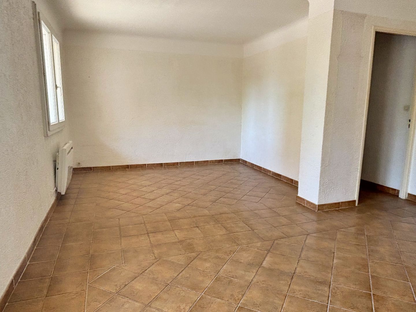 Appartement à vendre  - 2 pièce(s) - 56m2 - Saint-raphaël (83700)