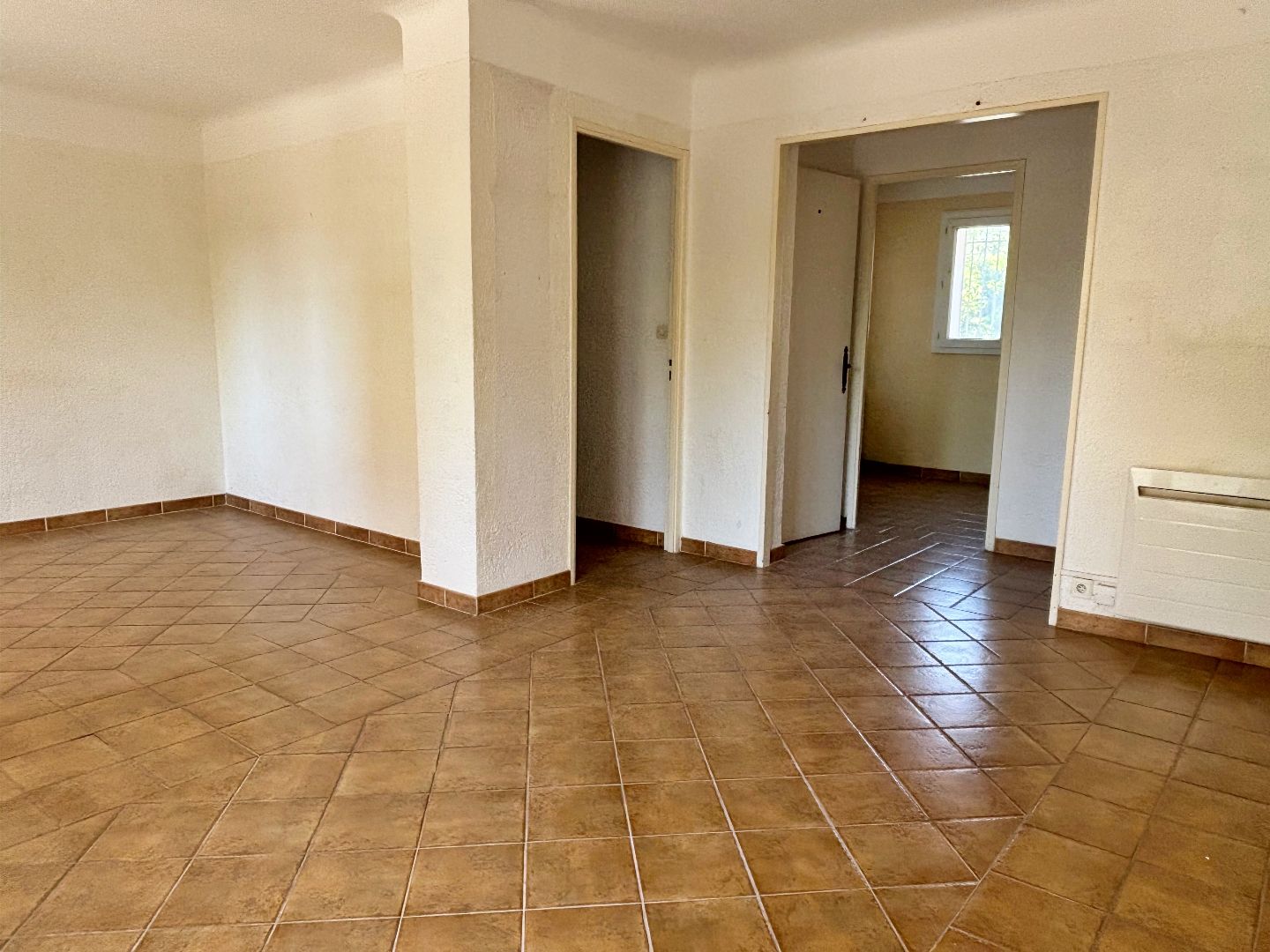 Appartement à vendre  - 2 pièce(s) - 56m2 - Saint-raphaël (83700)