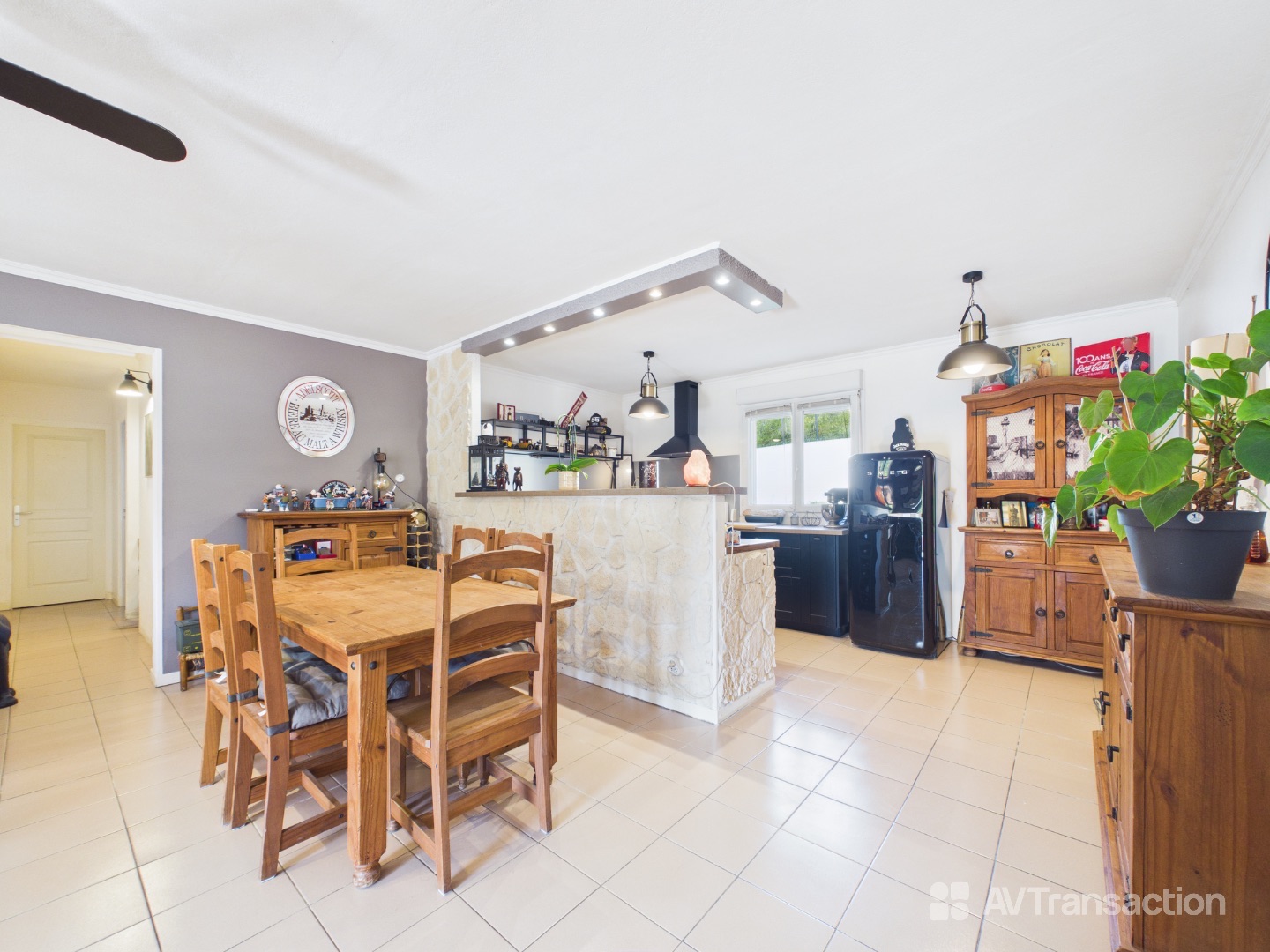 T4 familial 96 m² avec terrasse et parking – AFA 