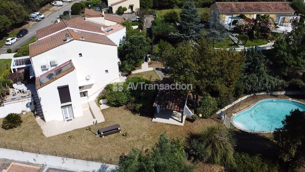 À vendre maison mitoyenne plus terrain sur Bastelicaccia