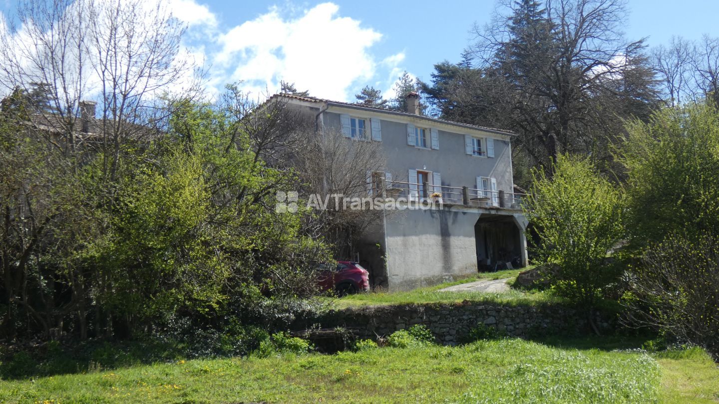 Propriété de charme sur environ 9 500 m²