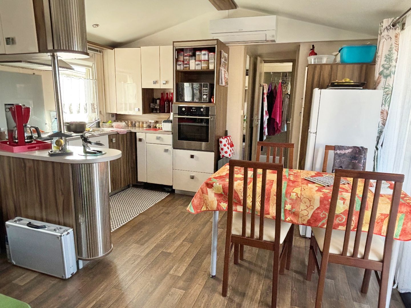 Mobil-home dans domaine ouvert à l'année