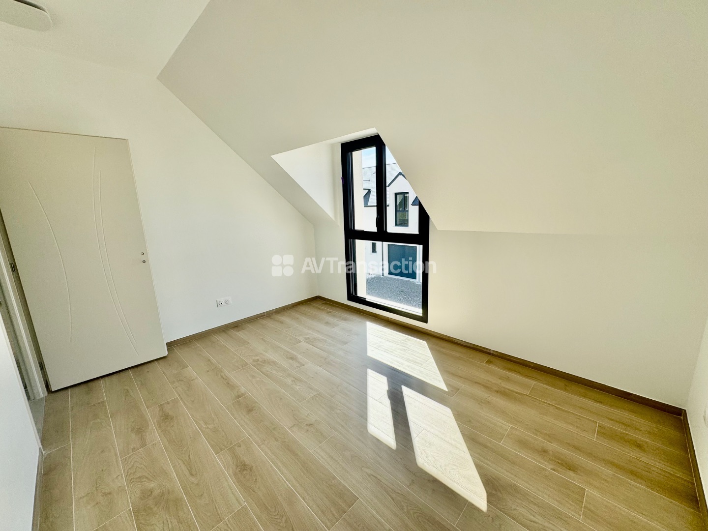 Belle maison récente contemporaine