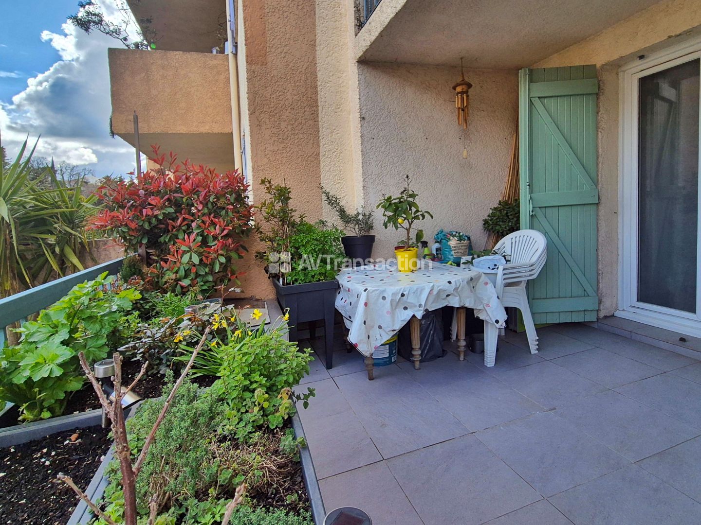 APPARTEMENT PROCHE COMMODITES
