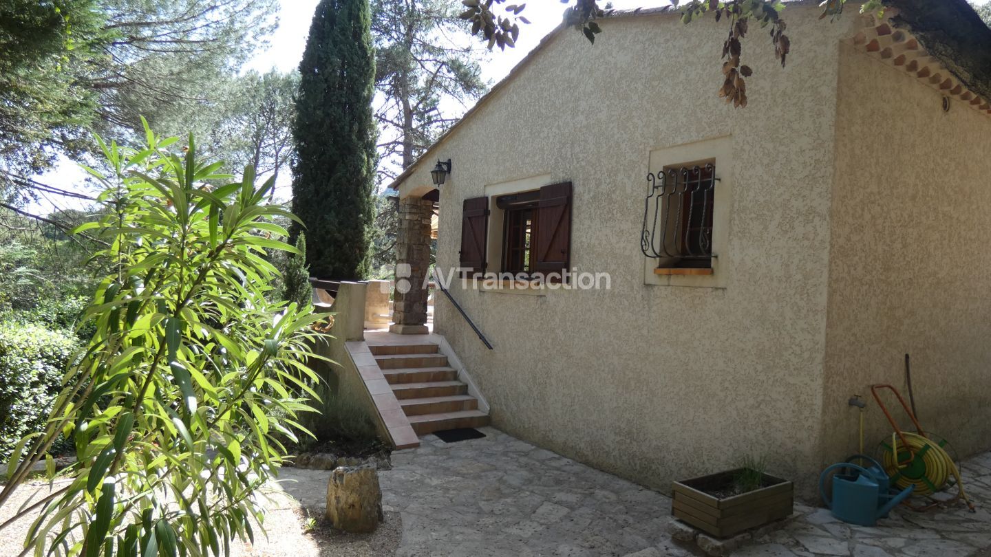 Maison de charme avec vue, terrain clos de 2 214 m²