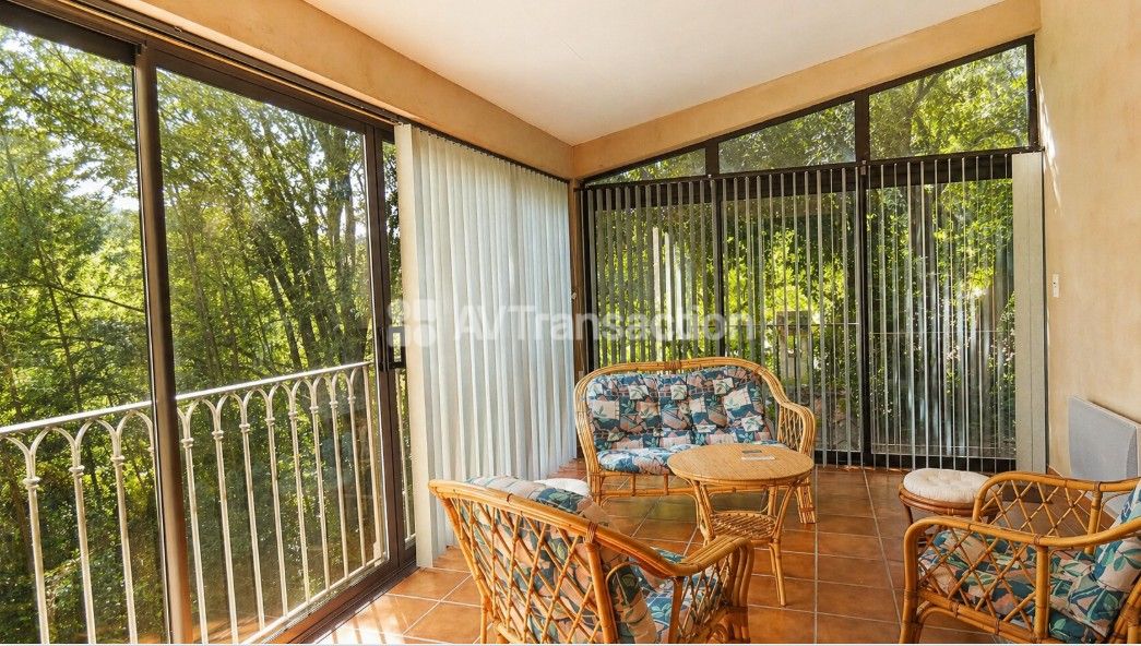 Maison de charme avec vue, terrain clos de 2 214 m²