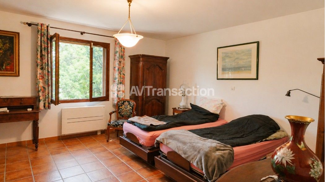 Maison de charme avec vue, terrain clos de 2 214 m²
