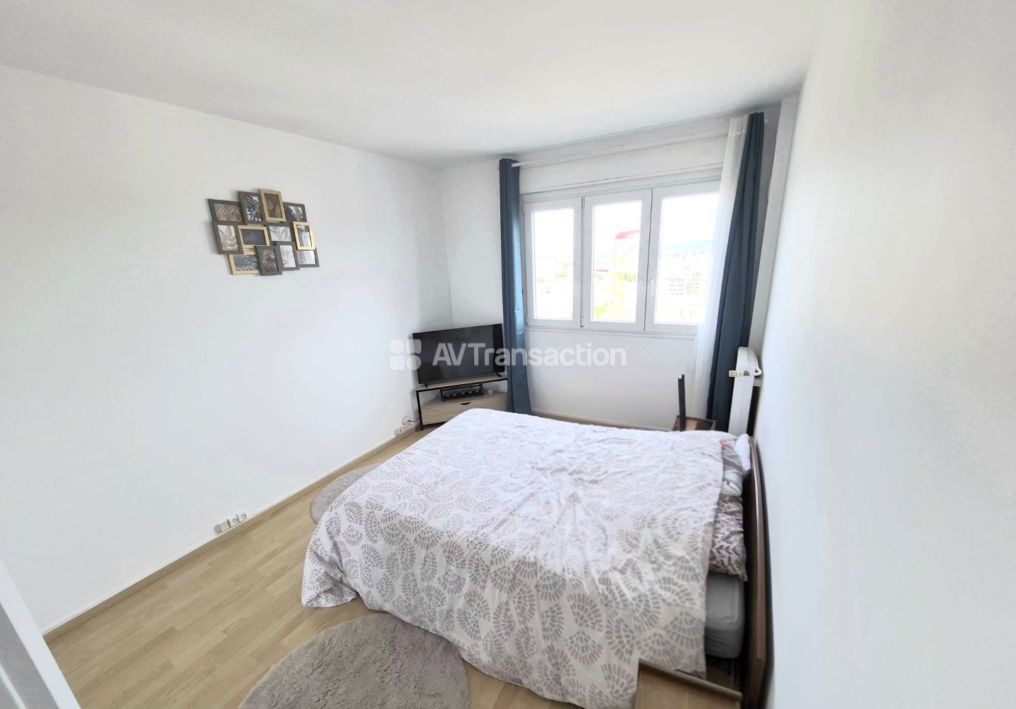 Appartement à vendre  - 4 pièce(s) - 82m2 - Bron (69500)