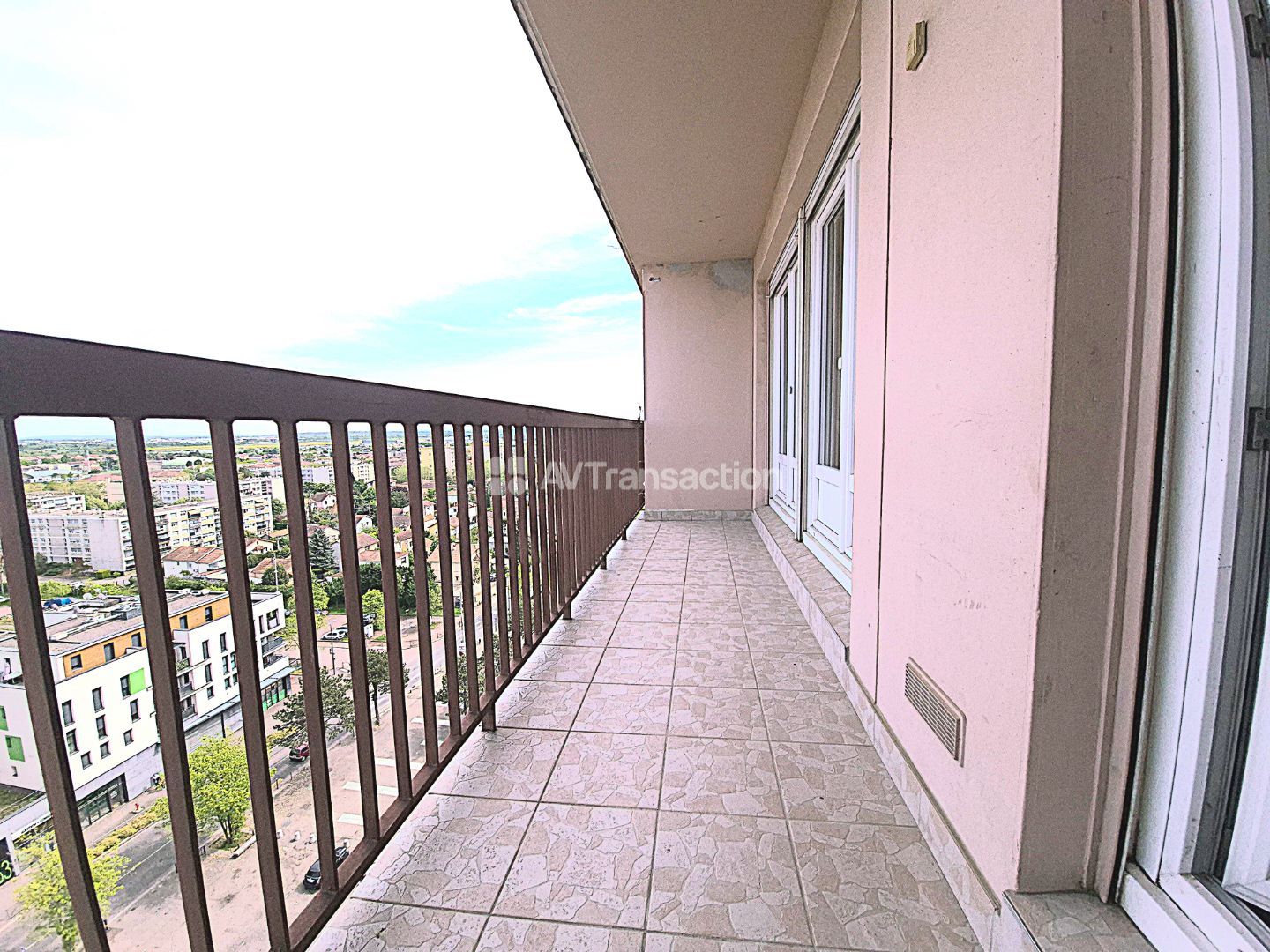 Appartement à vendre  - 4 pièce(s) - 82m2 - Bron (69500)