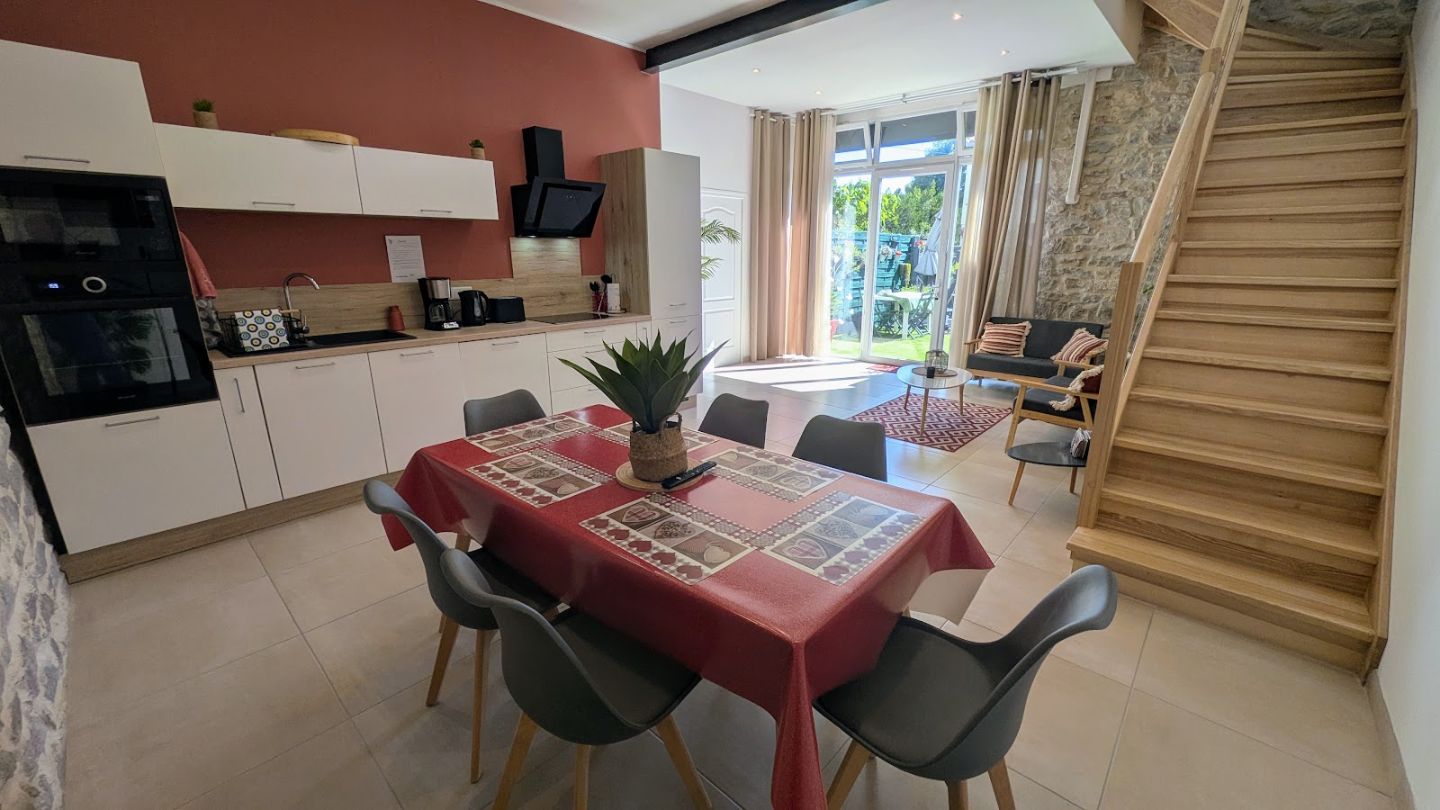 2 Maisons modernisées (174 m²) à Olonzac (34210 - Hérault)