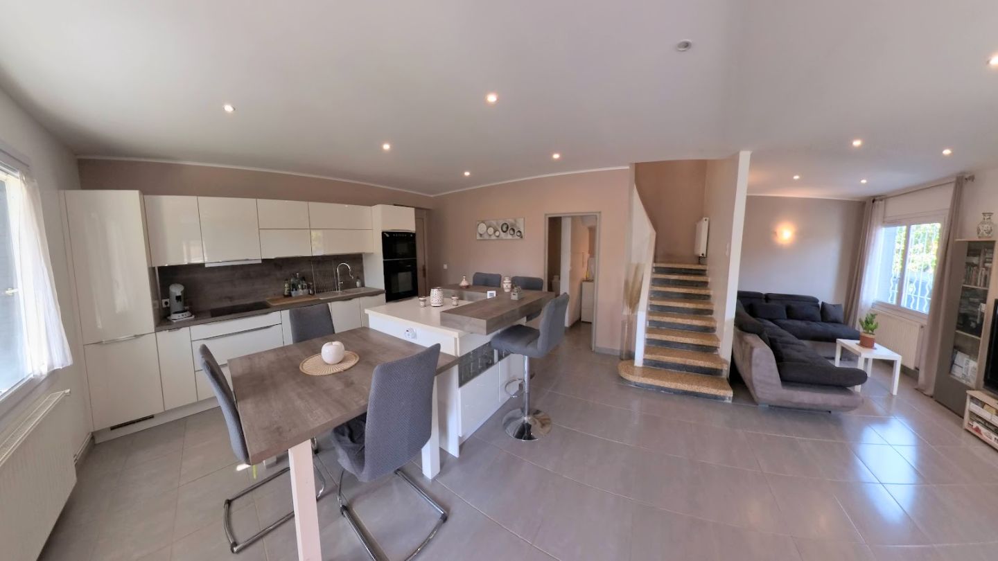 Maison rénovée à vendre  - 8 pièce(s) - 174m2 - Olonzac (34210)