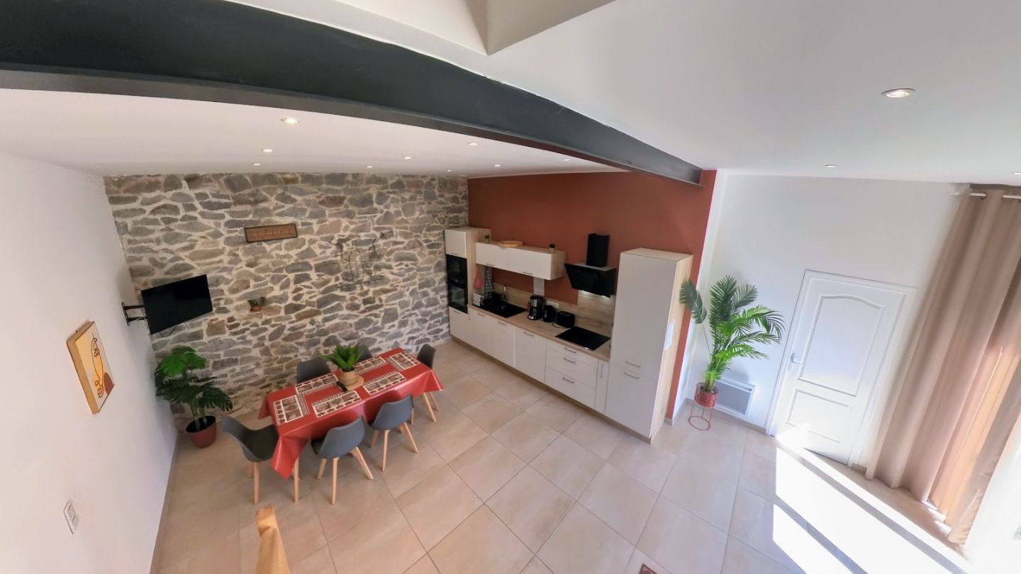 2 Maisons modernisées (174 m²) à Olonzac (34210 - Hérault)