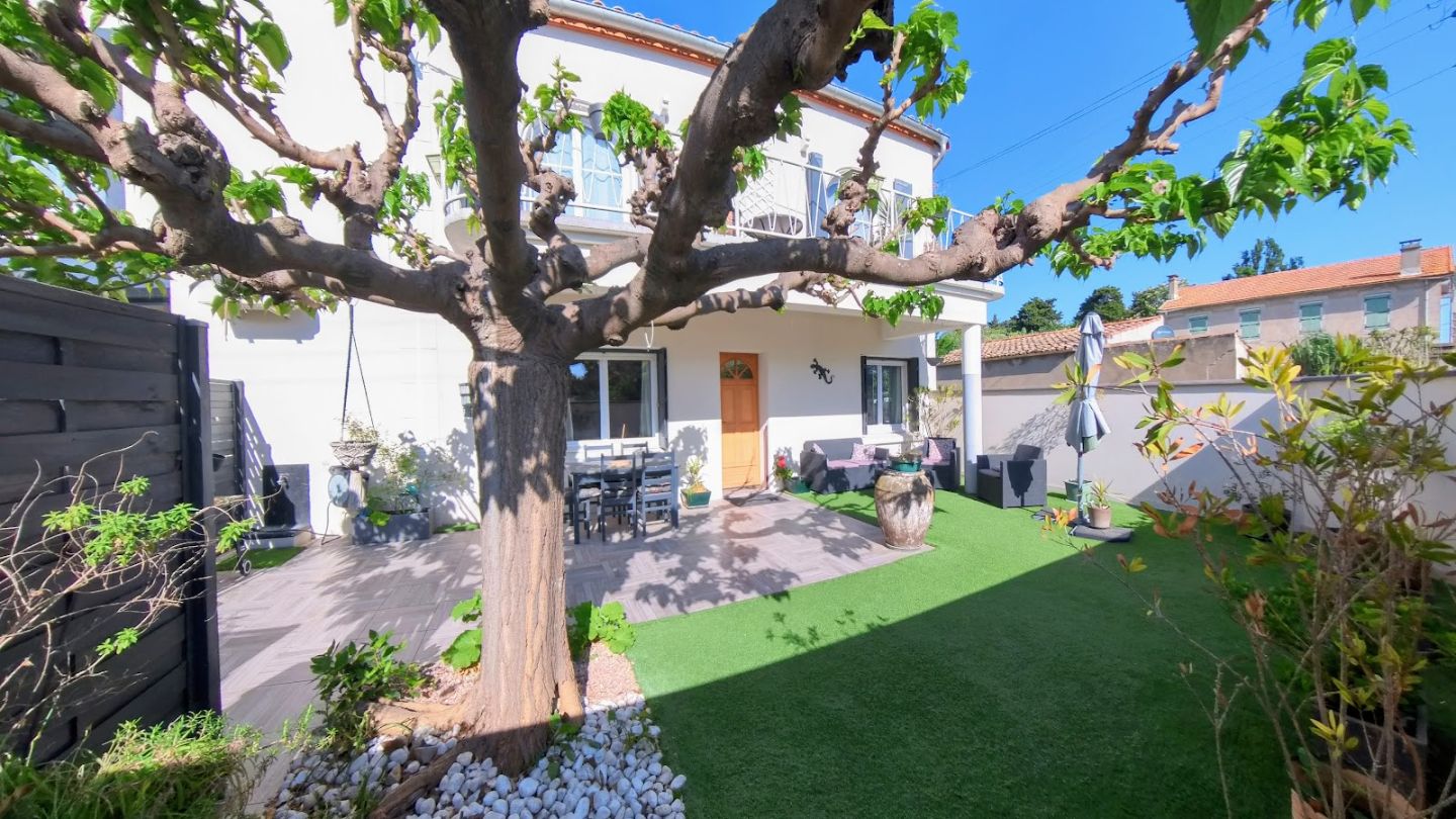 2 Maisons modernisées (174 m²) à Olonzac (34210 - Hérault)