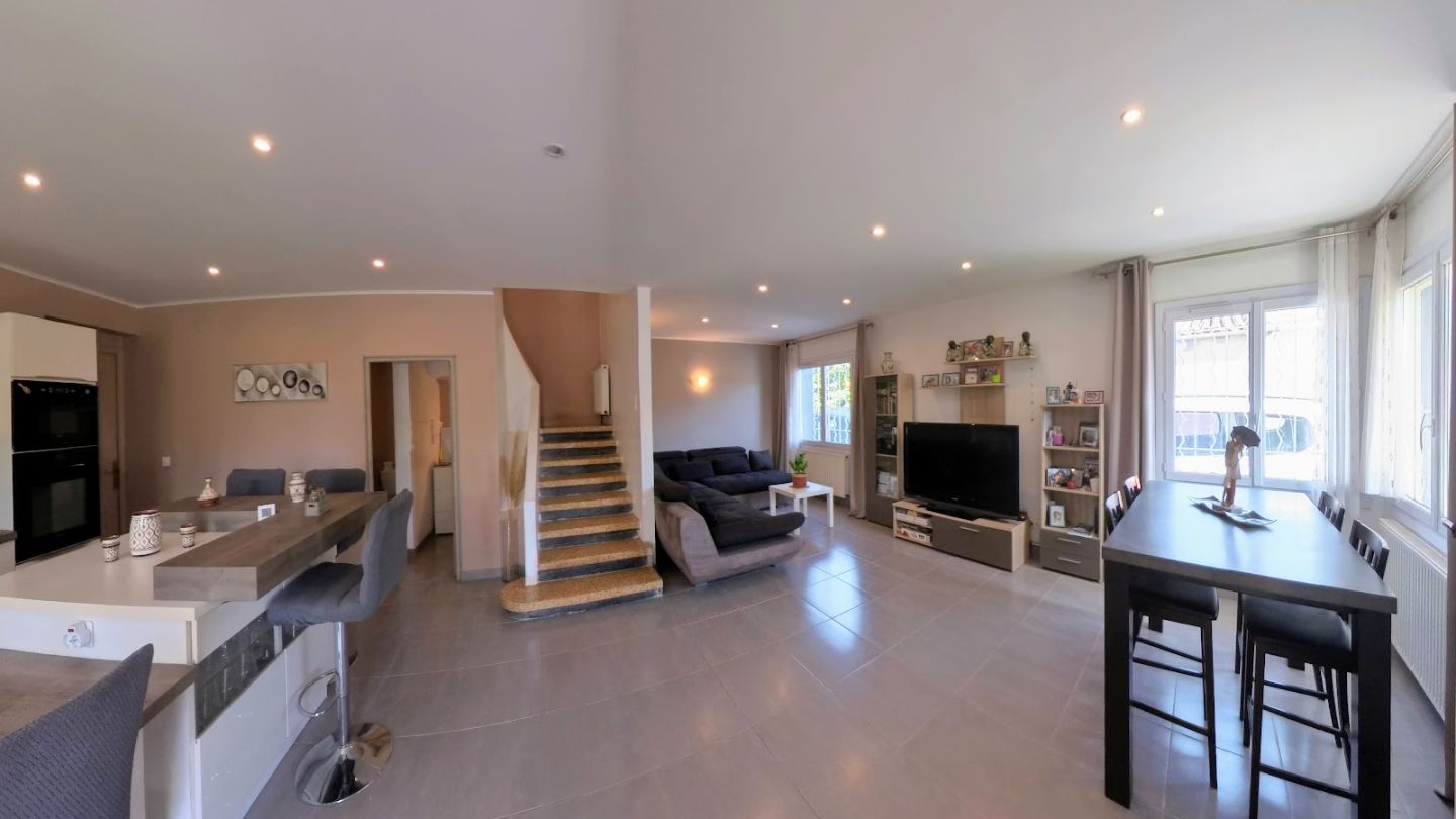 Maison rénovée à vendre  - 8 pièce(s) - 174m2 - Olonzac (34210)