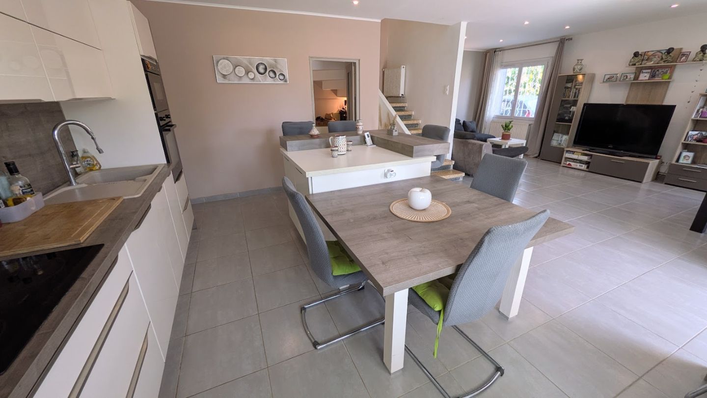 Maison rénovée à vendre  - 8 pièce(s) - 174m2 - Olonzac (34210)