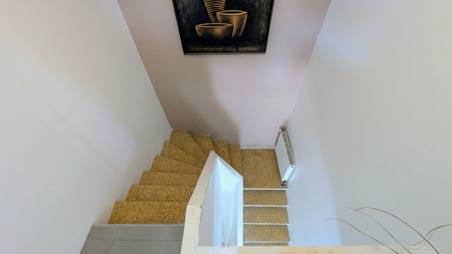 2 Maisons modernisées (174 m²) à Olonzac (34210 - Hérault)