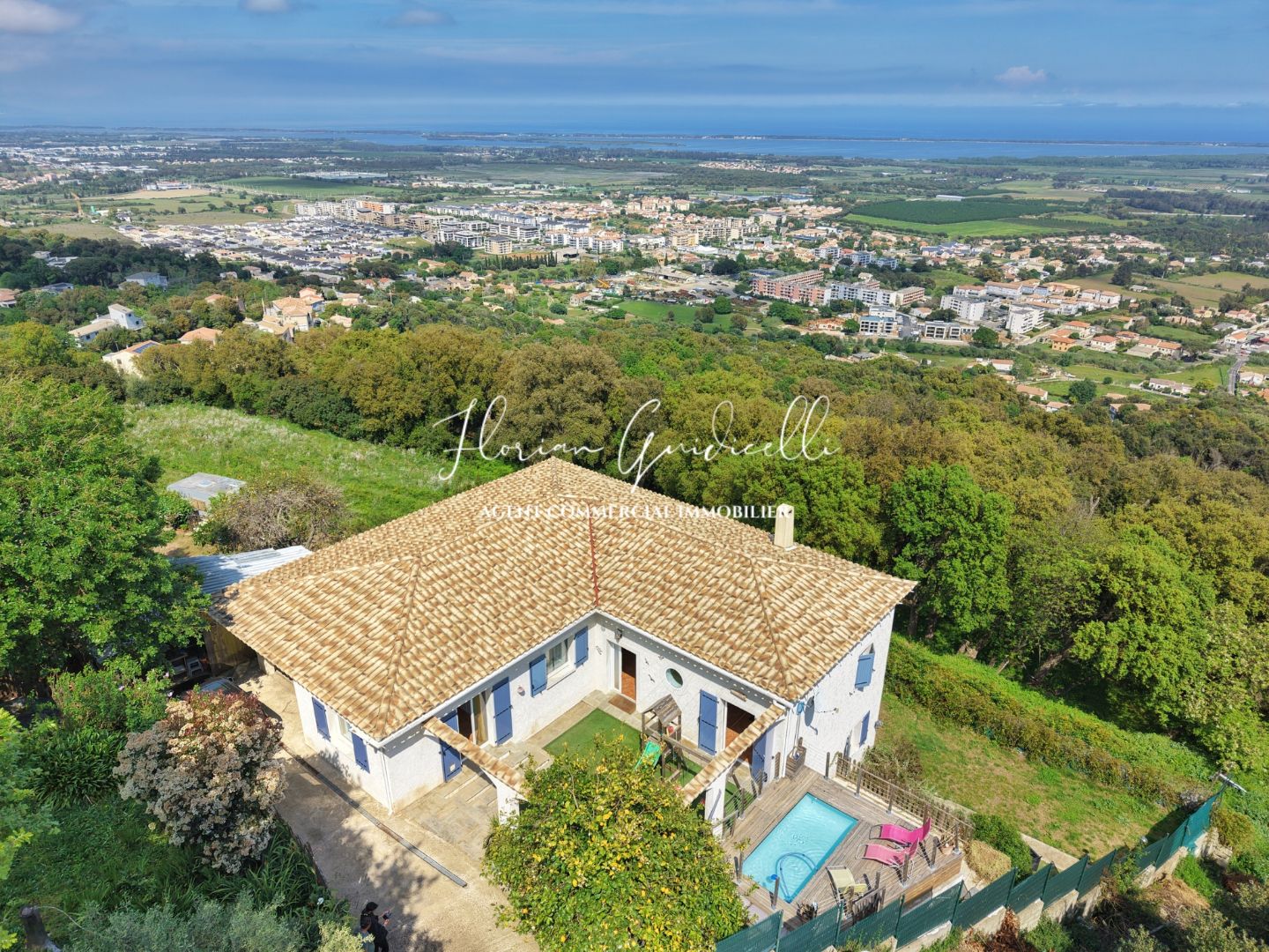 Villa avec deux logements – 213 m² – Vue mer panoramique – Borgo