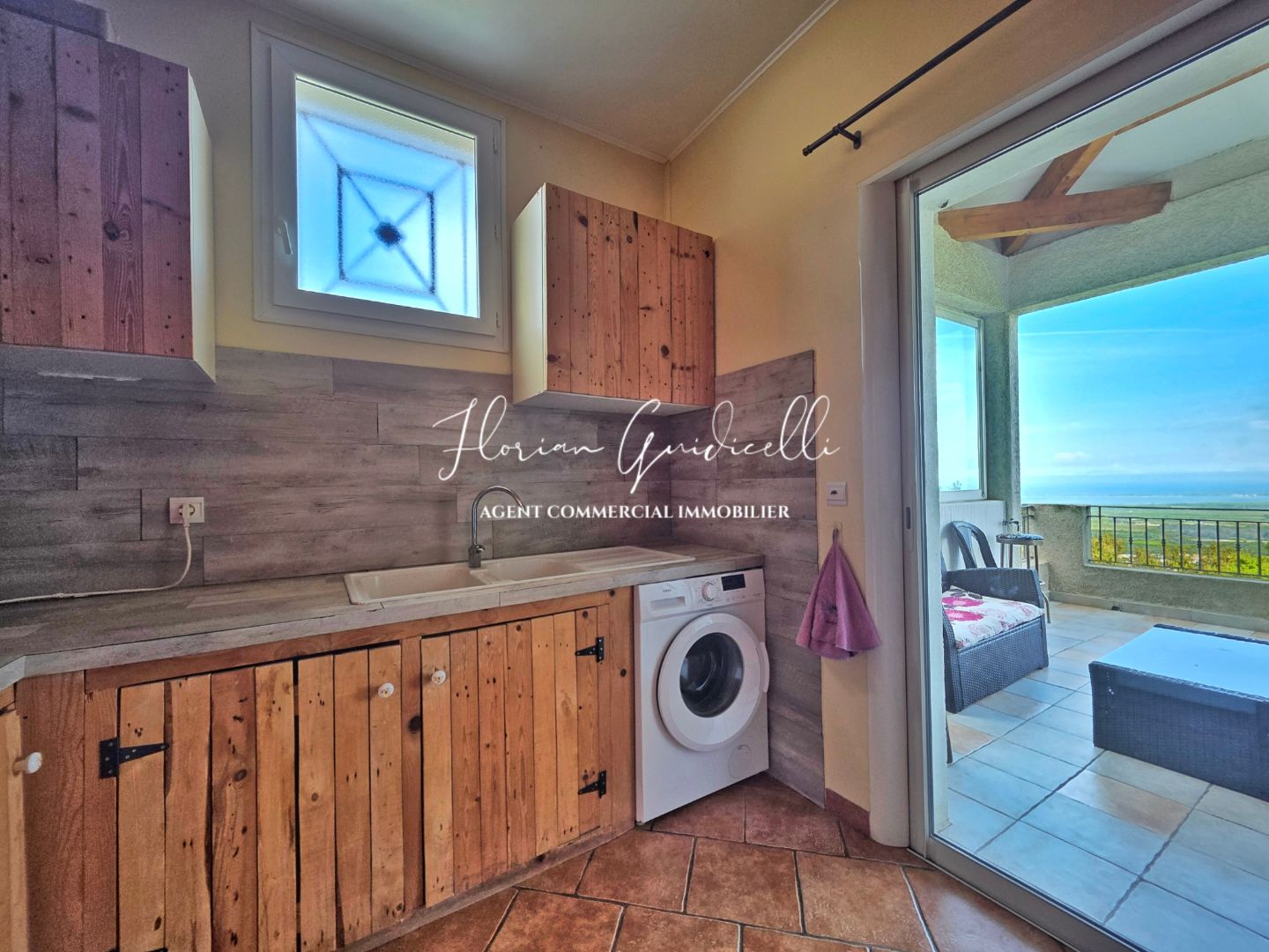 Villa avec deux logements – 213 m² – Vue mer panoramique – Borgo
