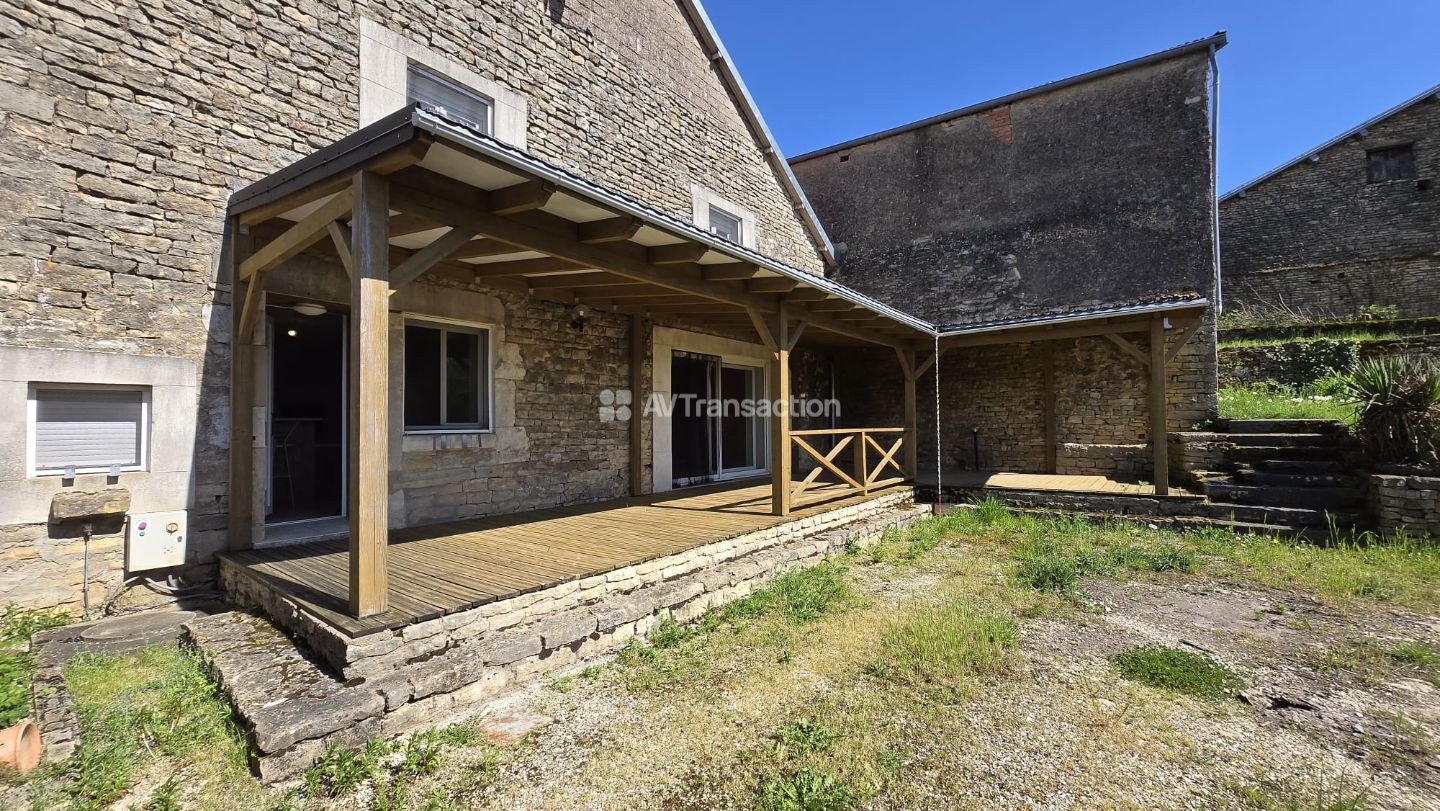 Maison à vendre  - 6 pièce(s) - 144m2 - Pierrecourt (70600)