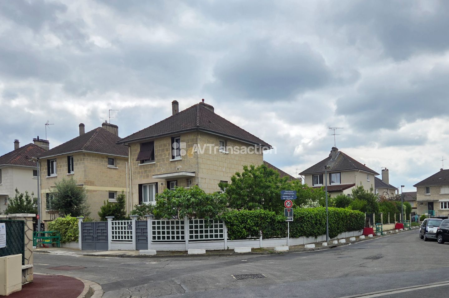 MAISON 4 PIECES 3 CHAMBRES JARDIN