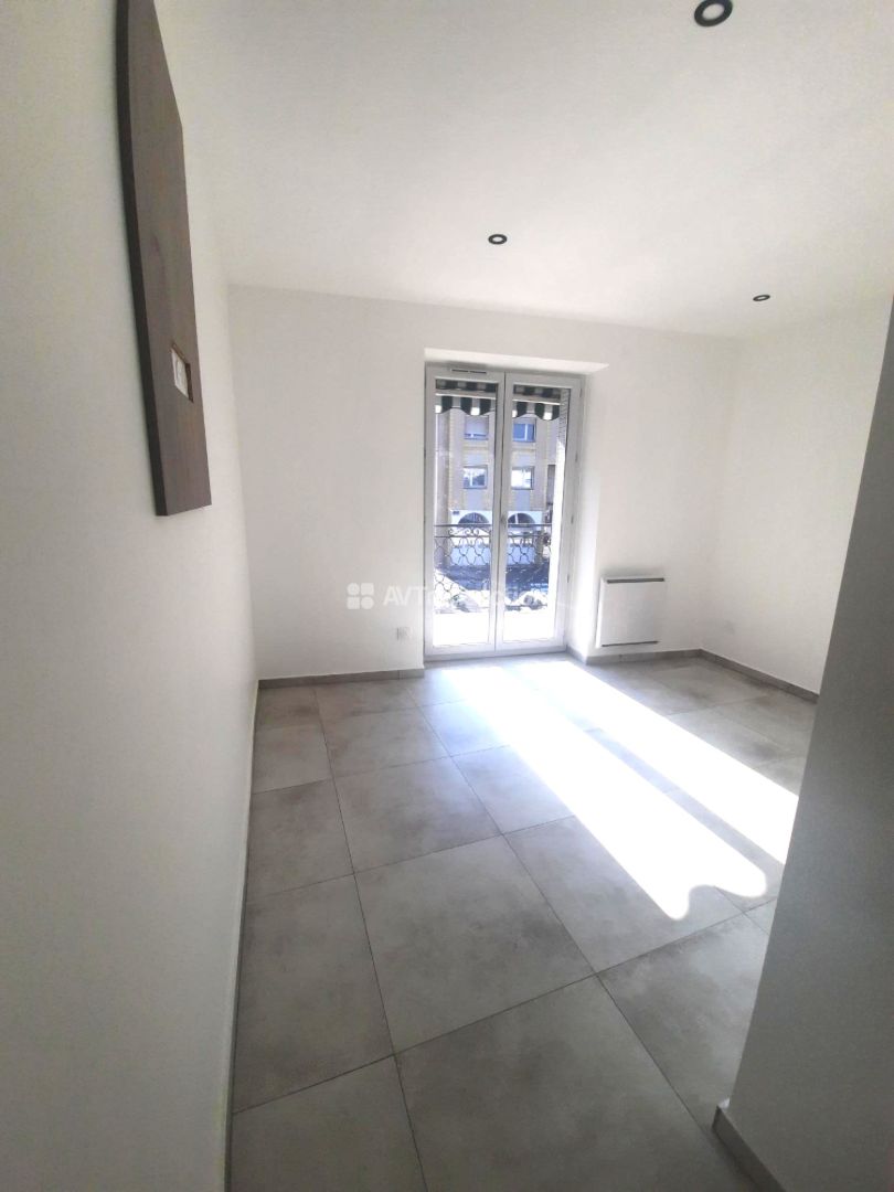 Appartement rénové à vendre  - 4 pièce(s) - 64m2 - Belley (01300)