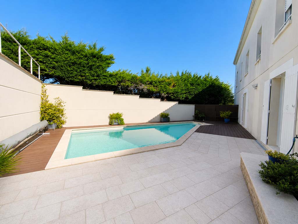 Maison à vendre  - 8 pièce(s) - 225m2 - Pons (17800)
