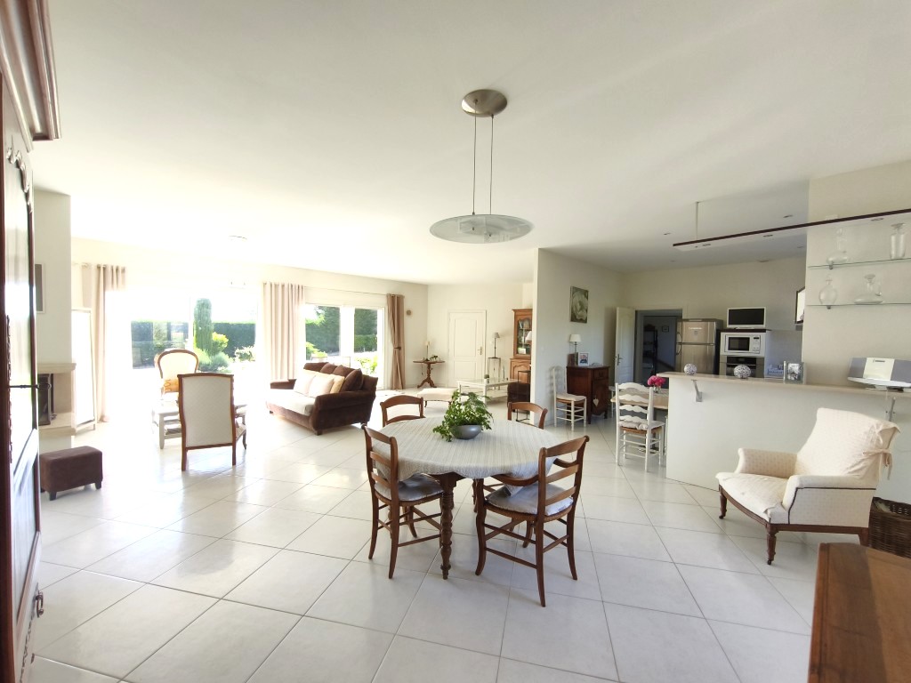 Maison à vendre  - 8 pièce(s) - 225m2 - Pons (17800)