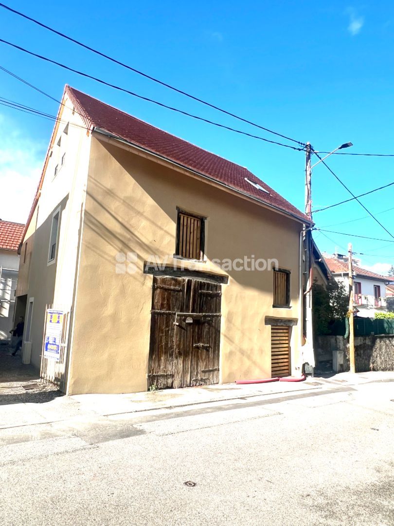 Immeuble de rapport à vendre  - 12 pièce(s) - 235m2 - Belley (01300)
