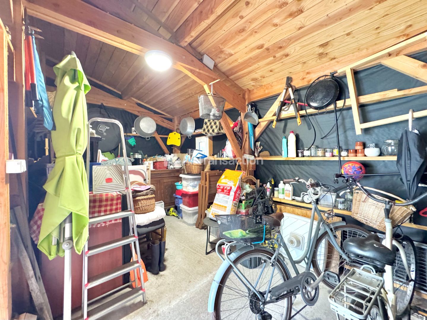 Maison et dépendance 2nde ligne