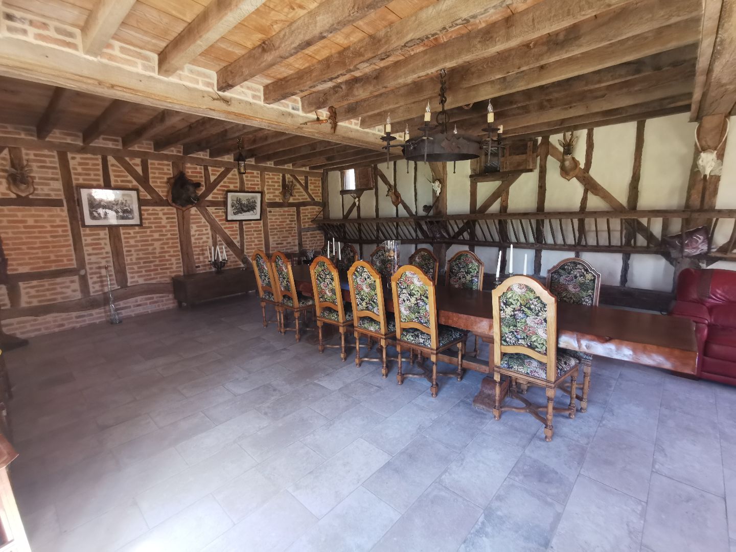 Longère rénovée avec maison d’amis, spa et piscine en Sologne